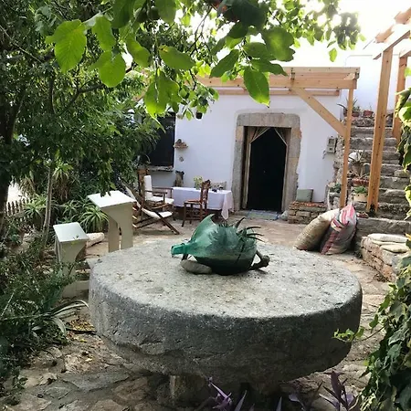 Villa Mylopetra Traditional House Armakha